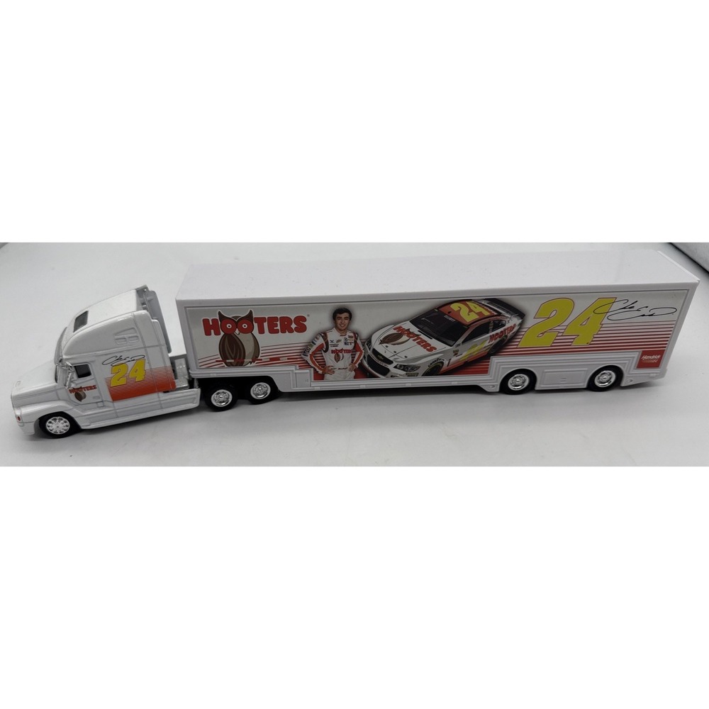 Chase‎ Elliott 2017 Hooters #24 Hauler 1:64 NASCAR Authentic's Loose